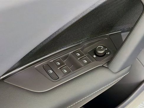 New 2026 Volkswagen Tiguan SE FWD image 19