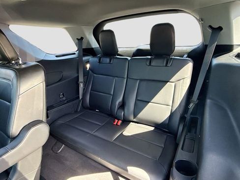Certified 2022 Ford Explorer XLT w/ Equipment Group 202A image 30