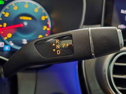 Used 2022 Mercedes-Benz GLC 300 4MATIC image 38