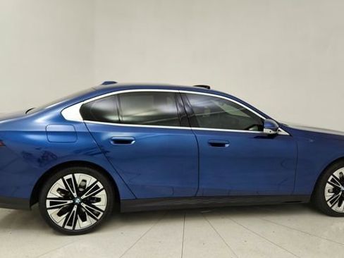 Used 2026 BMW 530i xDrive image 6