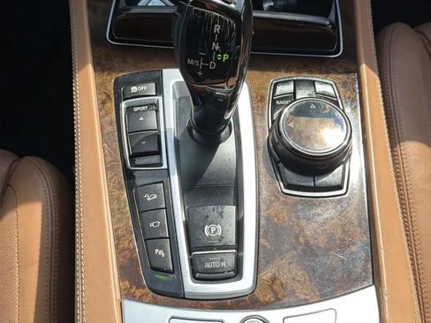 Used 2015 BMW 750Li xDrive w/ Executive Package AWD/4WD image 19