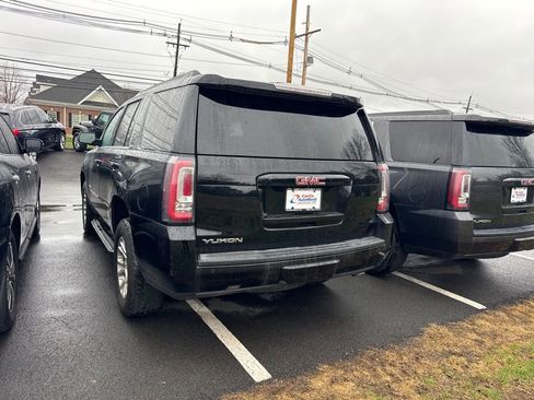 Used 2018 GMC Yukon SLT image 3