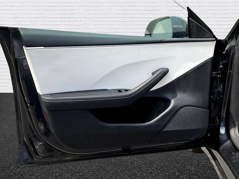 Used 2025 Tesla Model 3 Long Range RWD image 16