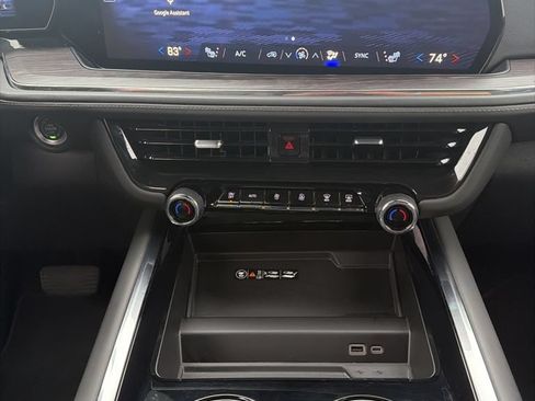 Used 2025 Chevrolet Tahoe LT RWD image 25
