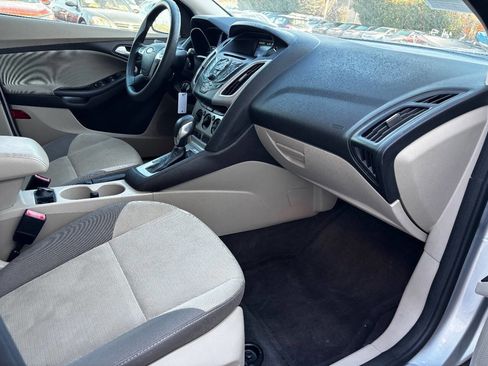 Used 2013 Ford Focus SE image 40