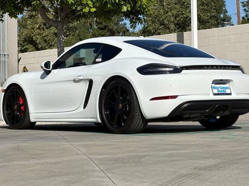 Used 2024 Porsche 718 Cayman S RWD image 3