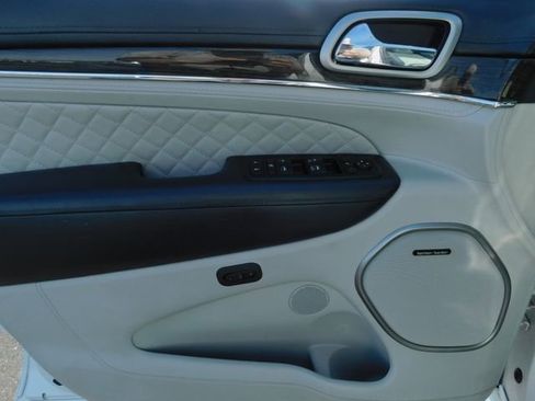 Used 2017 Jeep Grand Cherokee Summit image 25