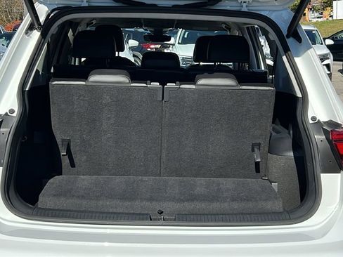 Certified 2024 Volkswagen Tiguan SE image 17