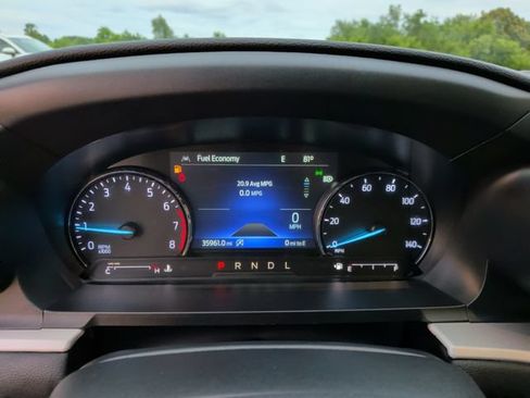 Used 2023 Ford Explorer XLT w/ Equipment Group 202A AWD/4WD image 18