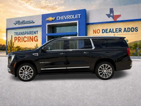 Used 2025 GMC Yukon XL Denali AWD/4WD image 4