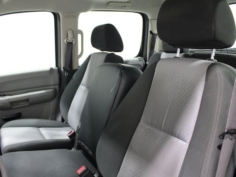 Used 2009 GMC Sierra 2500 W/T AWD/4WD image 4