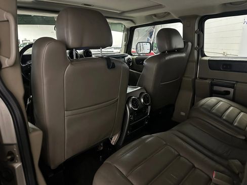 Used 2004 HUMMER H2 w/ Preferred Equipment Group AWD/4WD image 14