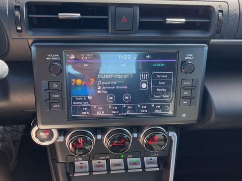 Used 2025 Toyota GR86 Premium w/ Performance Package image 10