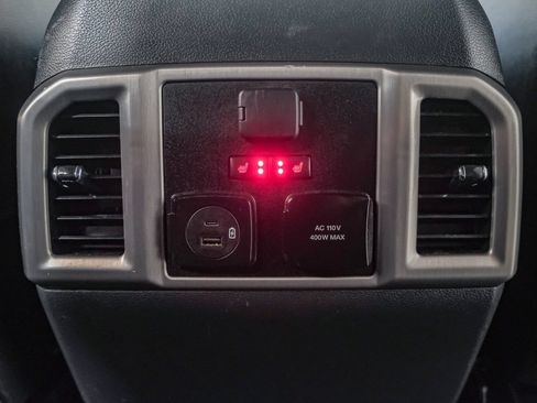 Used 2022 Ford F350 Platinum w/ FX4 Off-Road Package AWD/4WD image 37