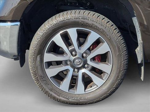 Used 2021 Toyota Tundra Limited w/ Limited Premium Package AWD/4WD image 25