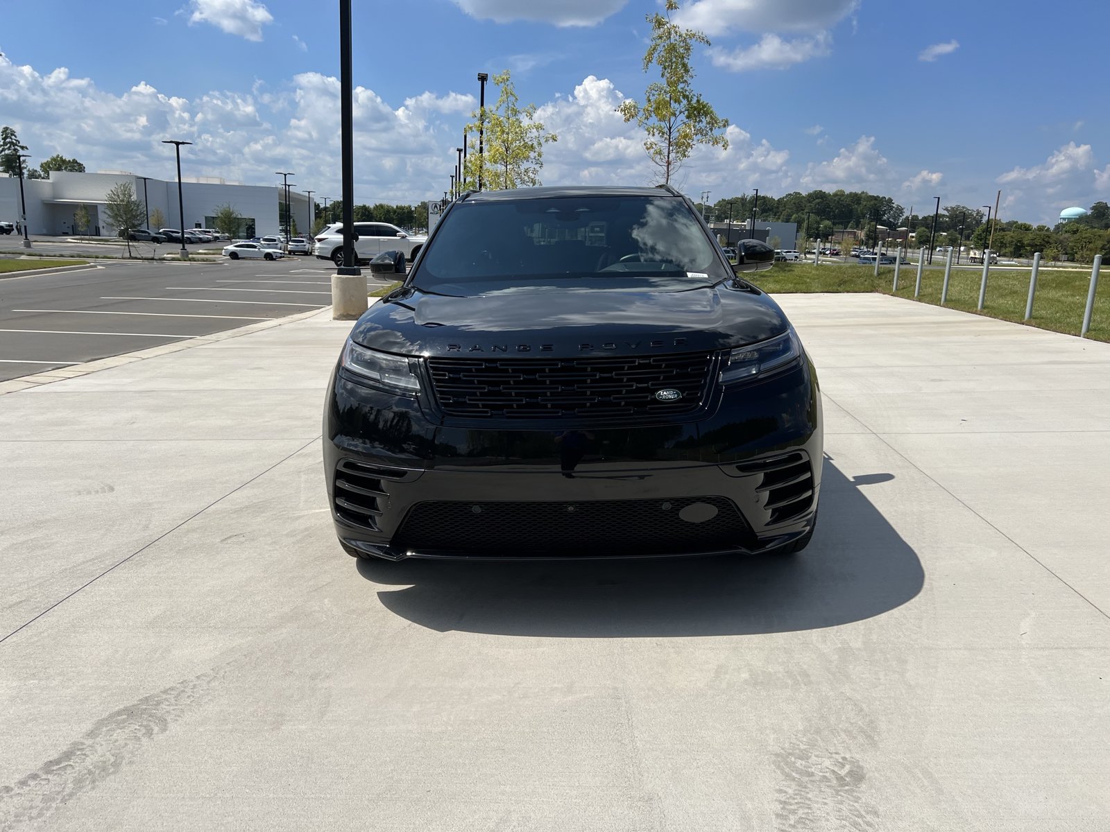Used 2026 Land Rover Range Rover Velar Dynamic SE AWD/4WD image 3
