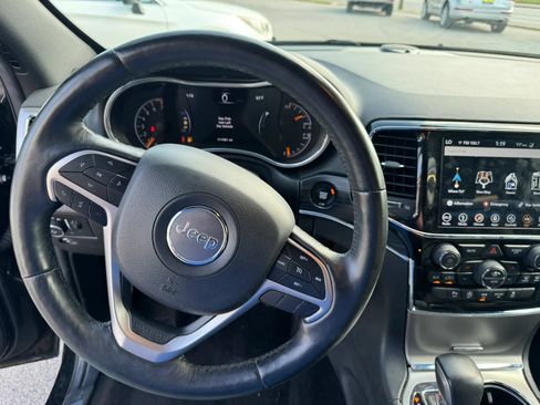 Used 2019 Jeep Grand Cherokee Limited w/ Luxury Group II AWD/4WD image 16