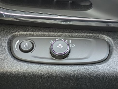 Used 2025 Buick Envista Preferred w/ Convenience I Package image 26