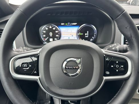 Certified 2022 Volvo XC90 T8 R-Design w/ Advanced Package image 27