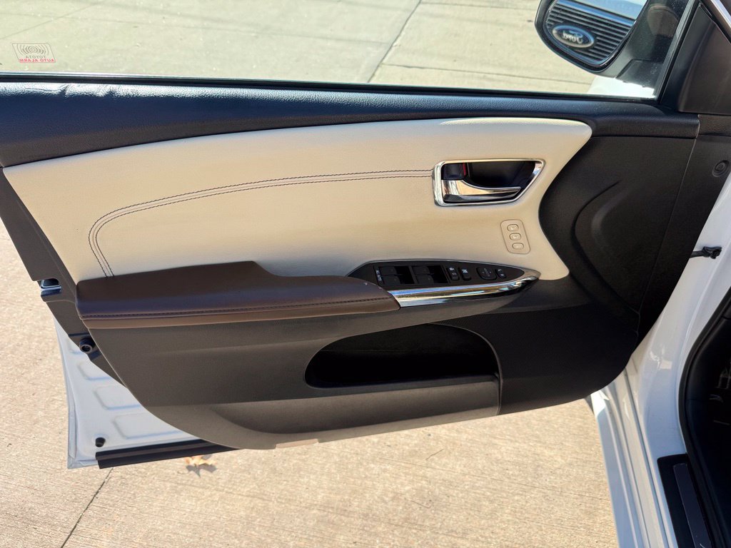 Used 2014 Toyota Avalon Limited FWD image 27
