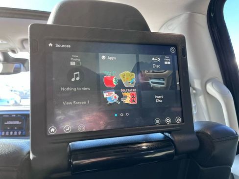 Used 2018 Chrysler Pacifica Touring-L Plus w/ Advanced Safetytec Group image 17