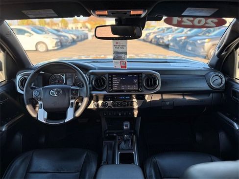 Used 2021 Toyota Tacoma Limited image 18
