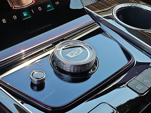 New 2026 Cadillac Escalade Luxury w/ Touring Package image 17