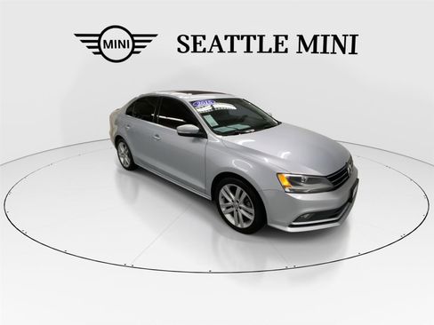Used 2015 Volkswagen Jetta TDI SEL image 2