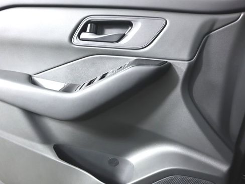 New 2026 Nissan Rogue S image 18