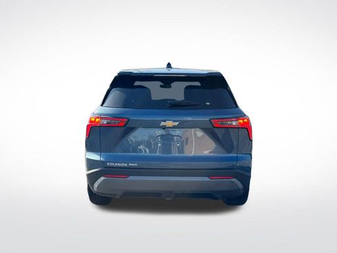 Used 2025 Chevrolet Equinox LT image 4