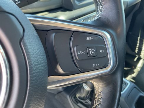 Used 2020 Jeep Wrangler Unlimited Sahara w/ Cold Weather Group AWD/4WD image 22