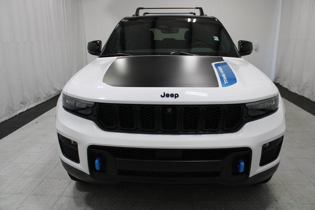 Used 2022 Jeep Grand Cherokee Trailhawk AWD/4WD image 3
