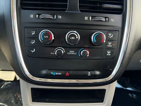 Used 2016 Dodge Grand Caravan SE w/ Quick Order Package 29E SE FWD image 48