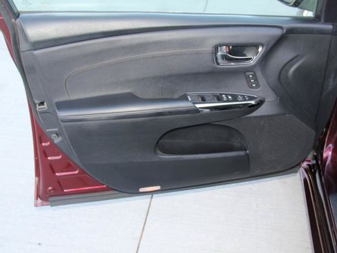 Used 2016 Toyota Avalon XLE Premium FWD image 23