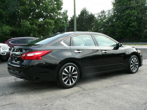 Used 2017 Nissan Altima 2.5 SV FWD image 7