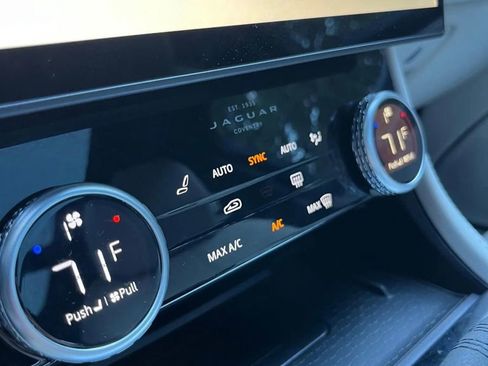 Used 2024 Jaguar F-PACE R-Dynamic S image 17