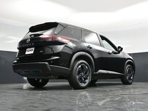 Used 2025 Nissan Rogue SV AWD/4WD image 59