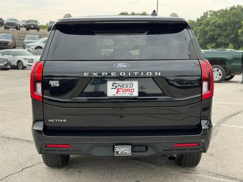Used 2025 Ford Expedition Active AWD/4WD image 7