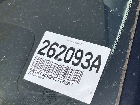 Used 2022 Nissan Rogue SL FWD image 12