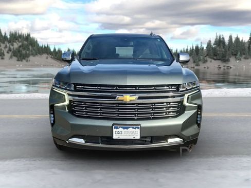 Used 2023 Chevrolet Suburban Premier image 2