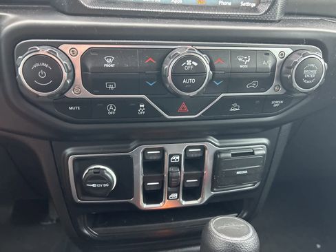 Used 2023 Jeep Gladiator Sport image 33