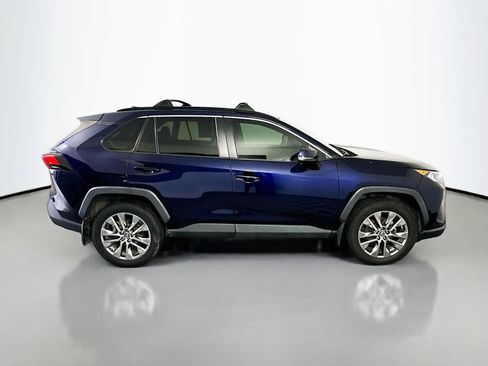 Used 2019 Toyota RAV4 XLE Premium FWD image 8