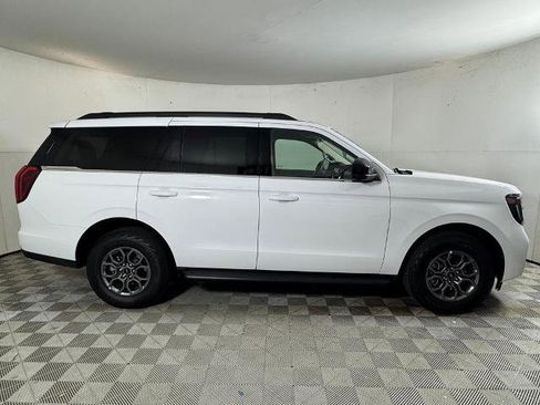 Certified 2025 Ford Expedition Active image 2