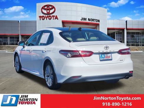 Used 2019 Toyota Camry XLE FWD image 8