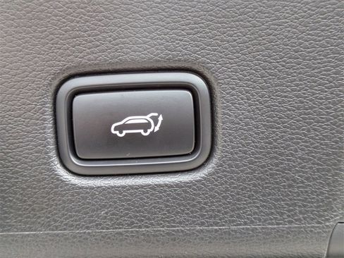 Used 2022 Kia Telluride SX w/ SX Prestige Package image 13