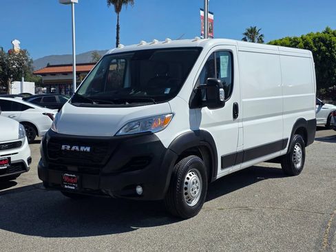 Used 2025 RAM ProMaster 2500 w/ Convenience Group FWD image 10