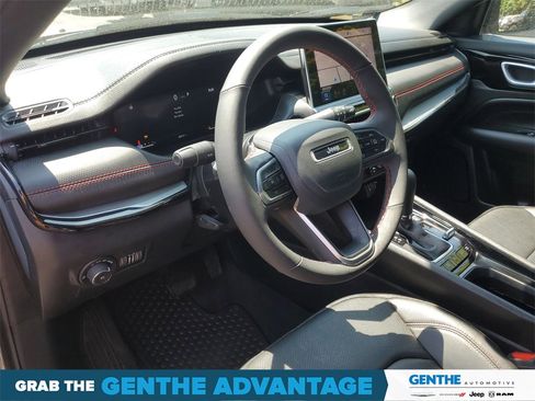 Used 2024 Jeep Compass Trailhawk w/ Trailhawk Elite Group image 11