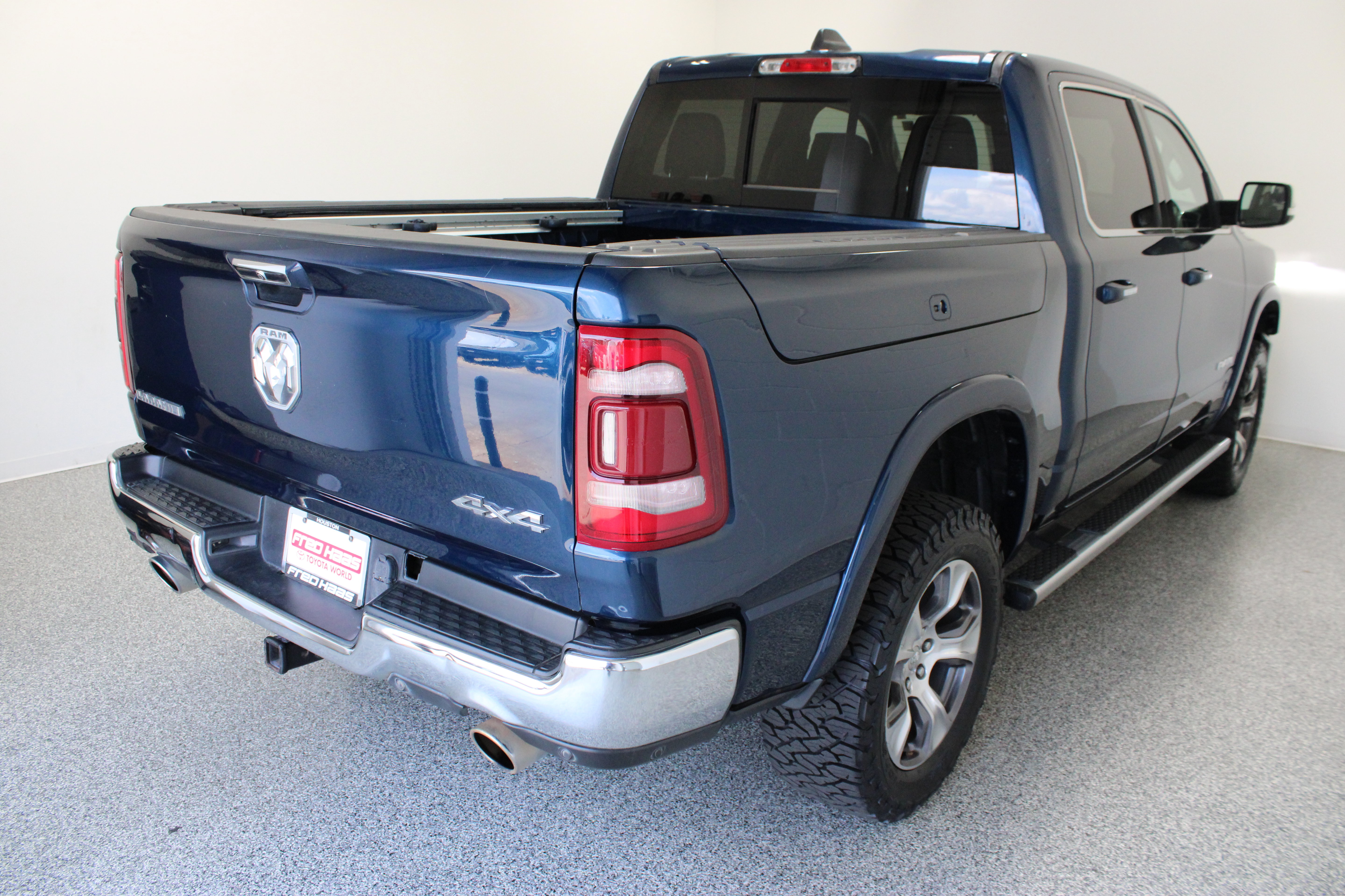 Used 2022 RAM 1500 Laramie AWD/4WD image 7