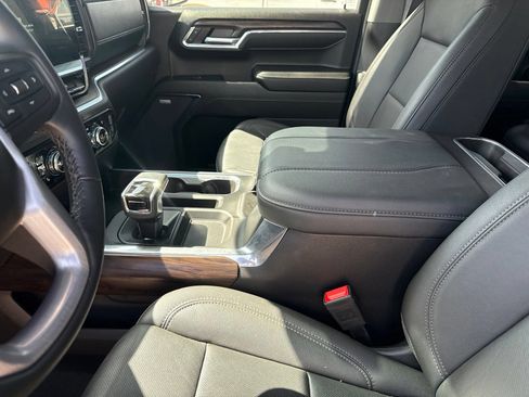 Used 2024 GMC Sierra 1500 SLT AWD/4WD image 18