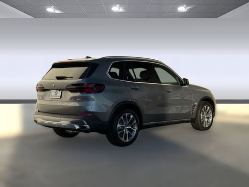 Used 2026 BMW X5 xDrive40i w/ Climate Comfort Package image 8